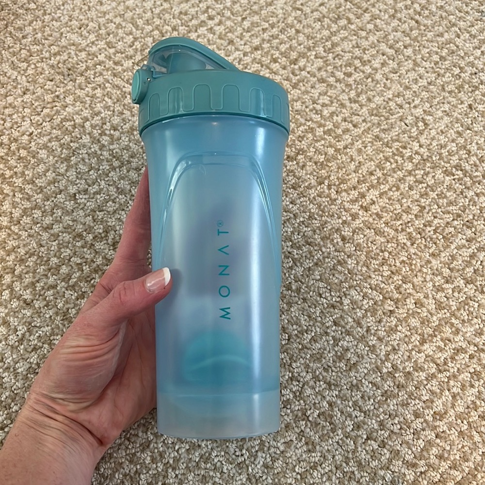 Monat plastic tumbler/shaker
